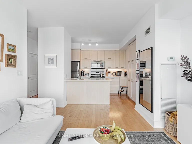 26 Norton Ave #1603 — Photo 2