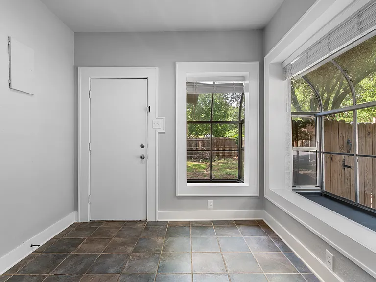 1921 Ben Hall Ct — Photo 22