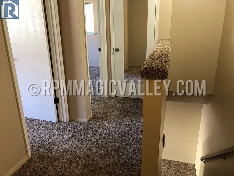 747 Meadows Dr #2 — Photo 22