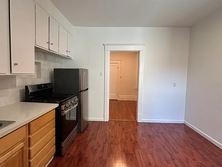 675 Clementina St — Photo 17