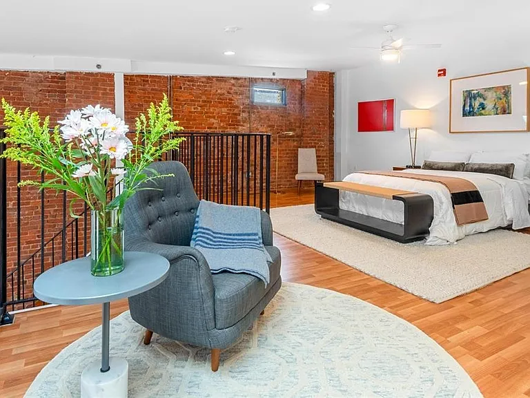 46 Irving St #2R — Photo 20