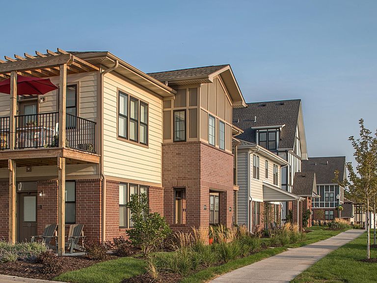 Bungalows On The Lake At Prairie Queen Apartment Rentals Papillion