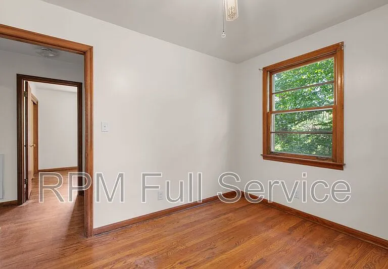570 Carol Dr — Photo 24