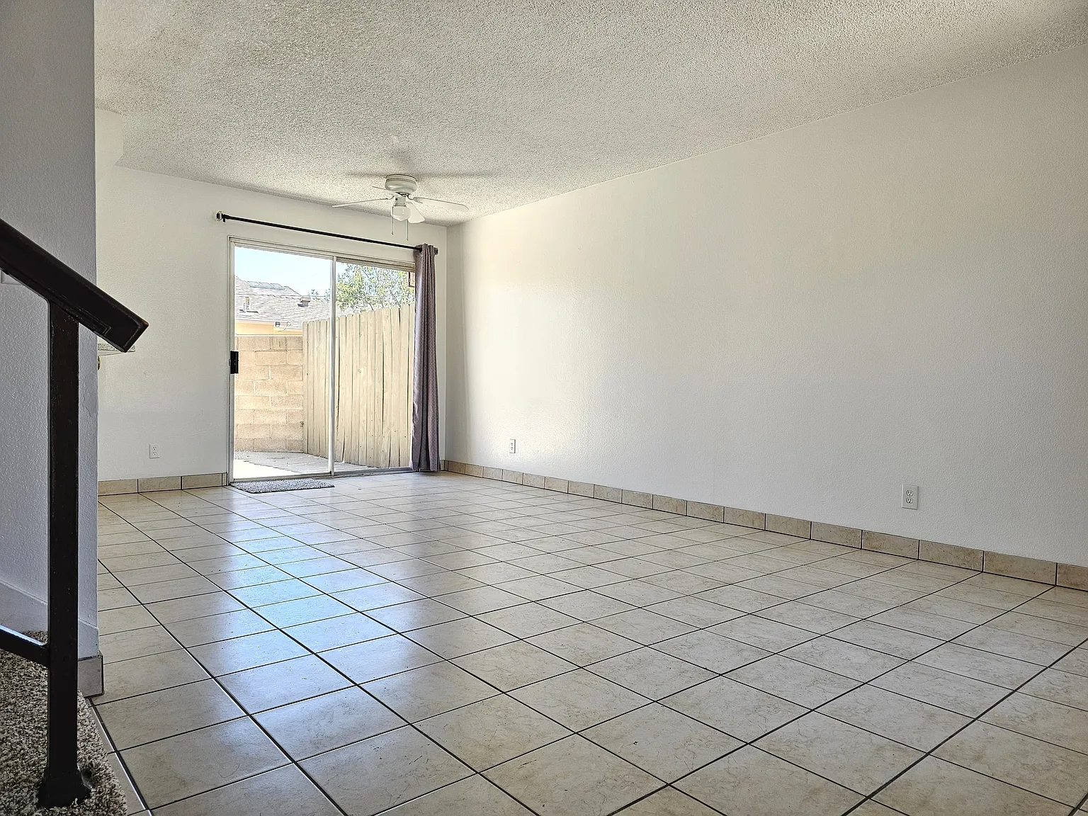 2 bed, 2.5 bath, 1000 sqft, $3,000 — Photo 3