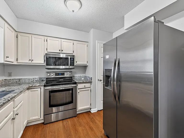 4131 Kaplan Dr — Photo 9
