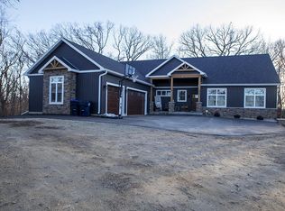 453 London Rd, Deerfield, WI 53531