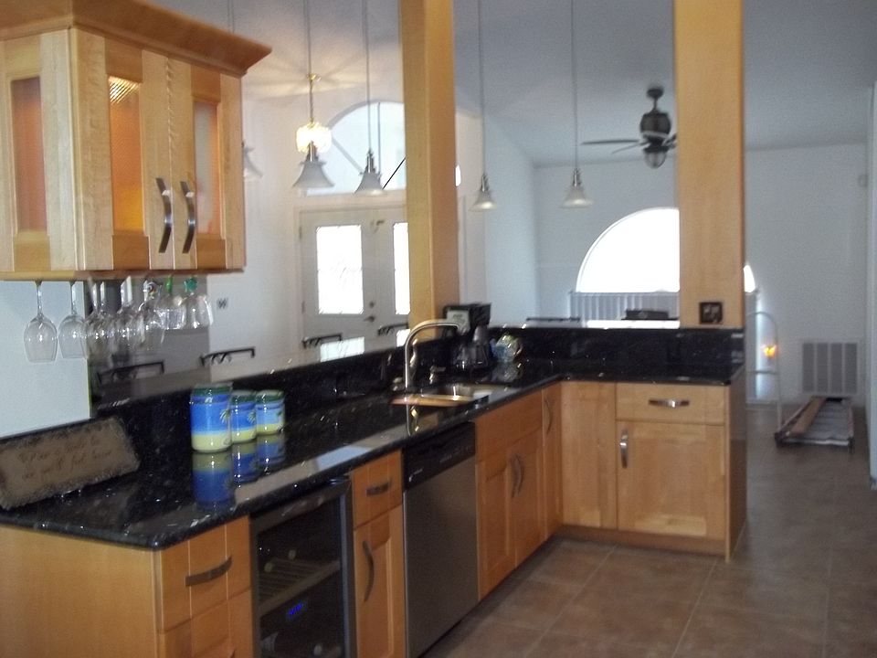 2nd image of 898 Glendale Ave NW