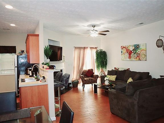 4th image of 789 Celeste Ln SW