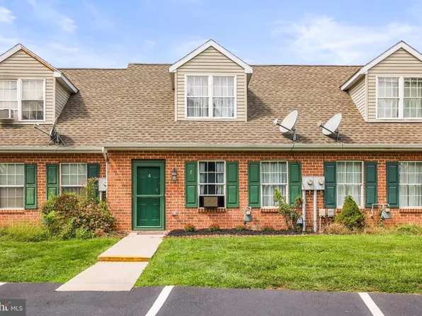 4 Oxford Ct, New Oxford, PA 17350