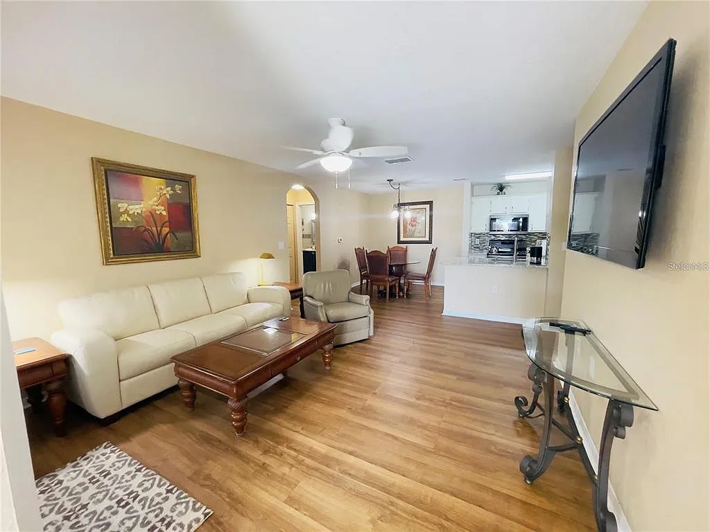 2 bed, 2.0 bath, 1006 sqft, $2,250 — Photo 2