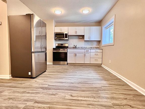 3rd image of 315 W 3rd St APT 5