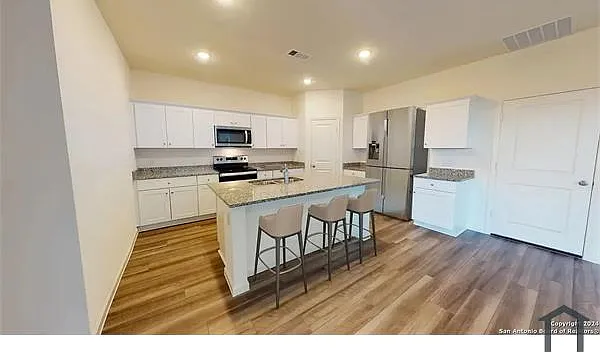 5 bed, 2609 sqft, $2,900 — Photo 4