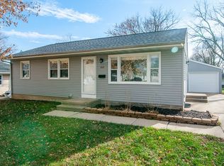 1621 48th St NE, Cedar Rapids, IA 52402