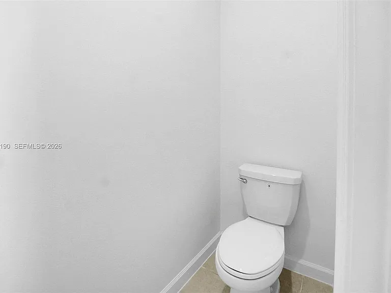 879 SE 26th Ter — Photo 28