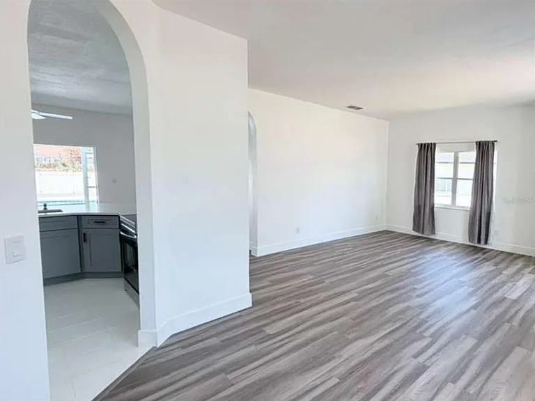 906 Berwick Dr — Photo 68