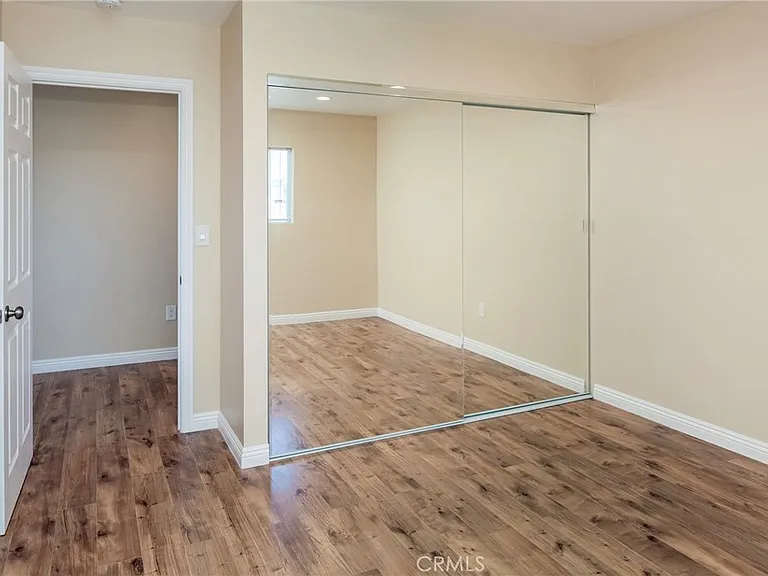 17134 Saticoy St — Photo 6