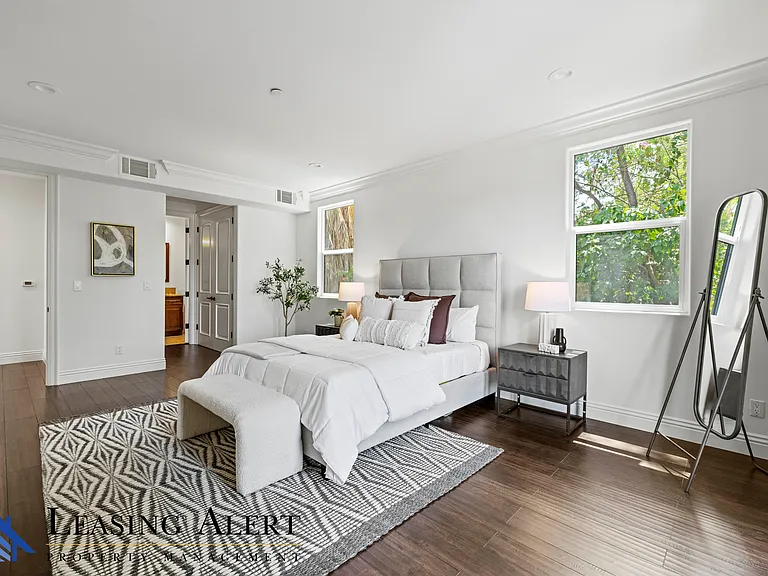 5012 Gerald Ave — Photo 37