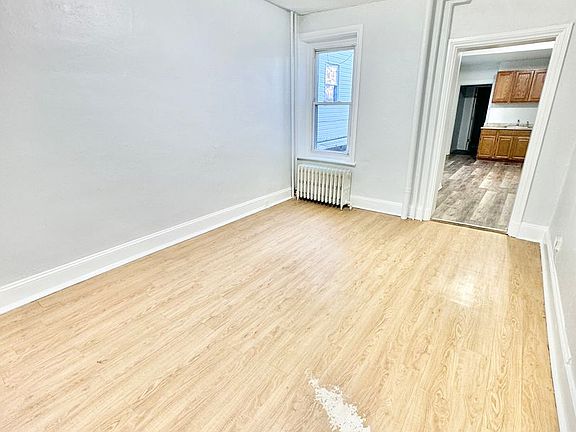 4th image of 445-447 W Linden St #447-1