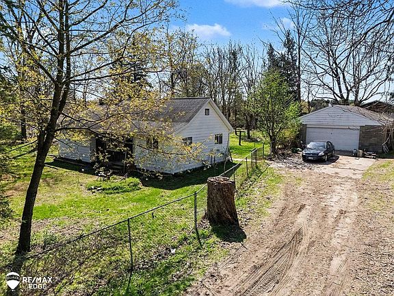 2nd image of 5262 E Coldwater Rd