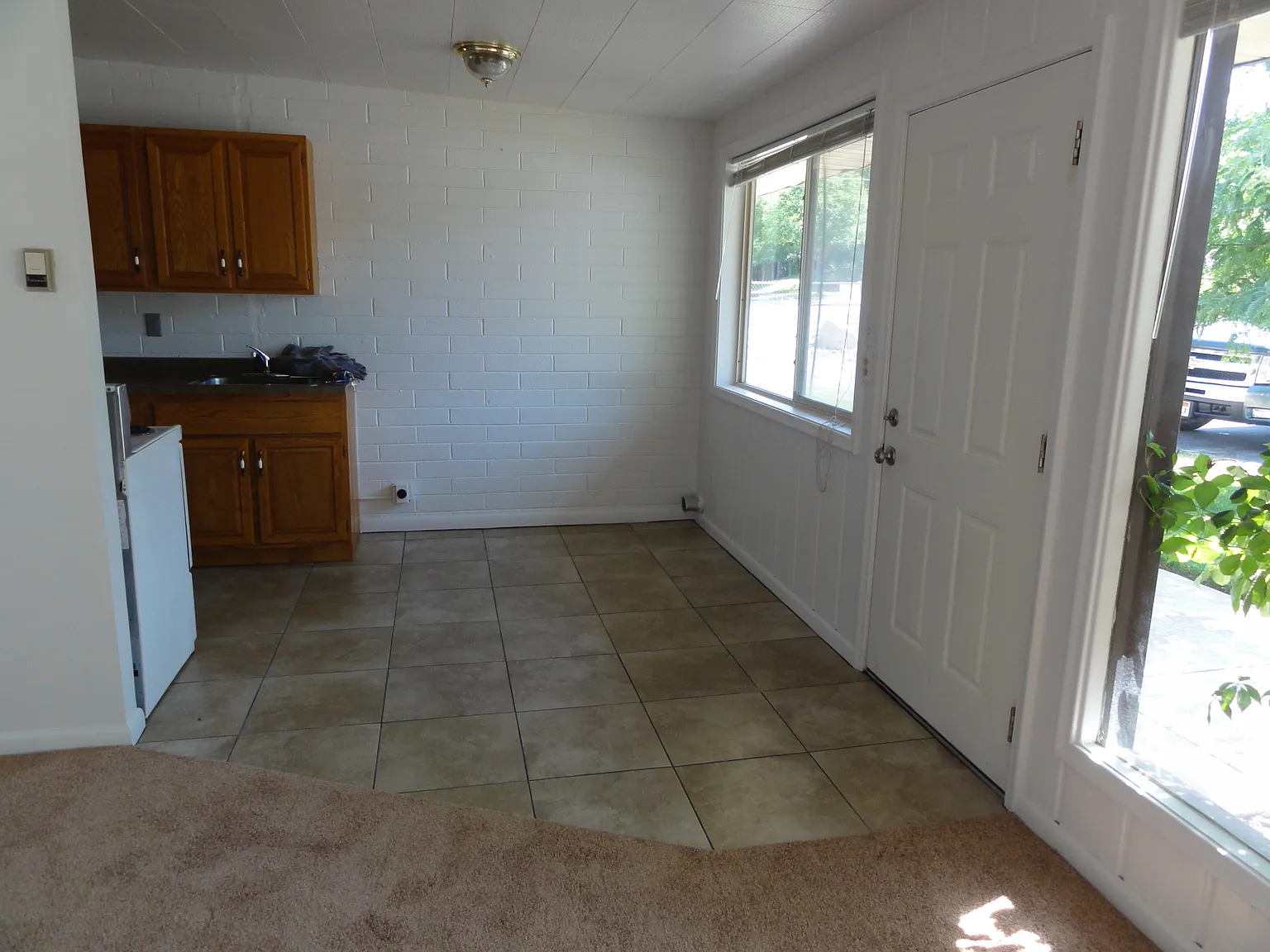 1 bed, 800 sqft, $1,080 — Photo 3