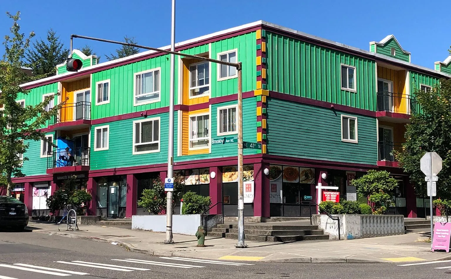Brooklyn Plaza — Photo 1