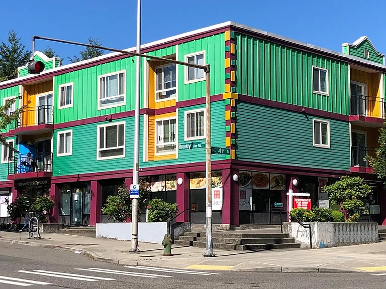 Brooklyn Plaza — Photo 1