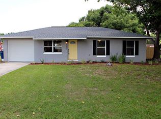 951 Cedar Cir, Tavares, FL 32778