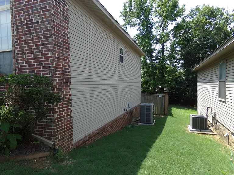 37 Woodridge Dr — Photo 3