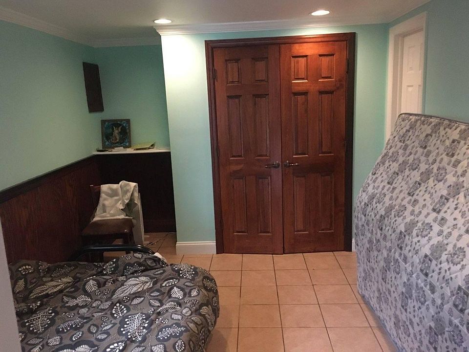 2nd image of 34 Oakridge Rd