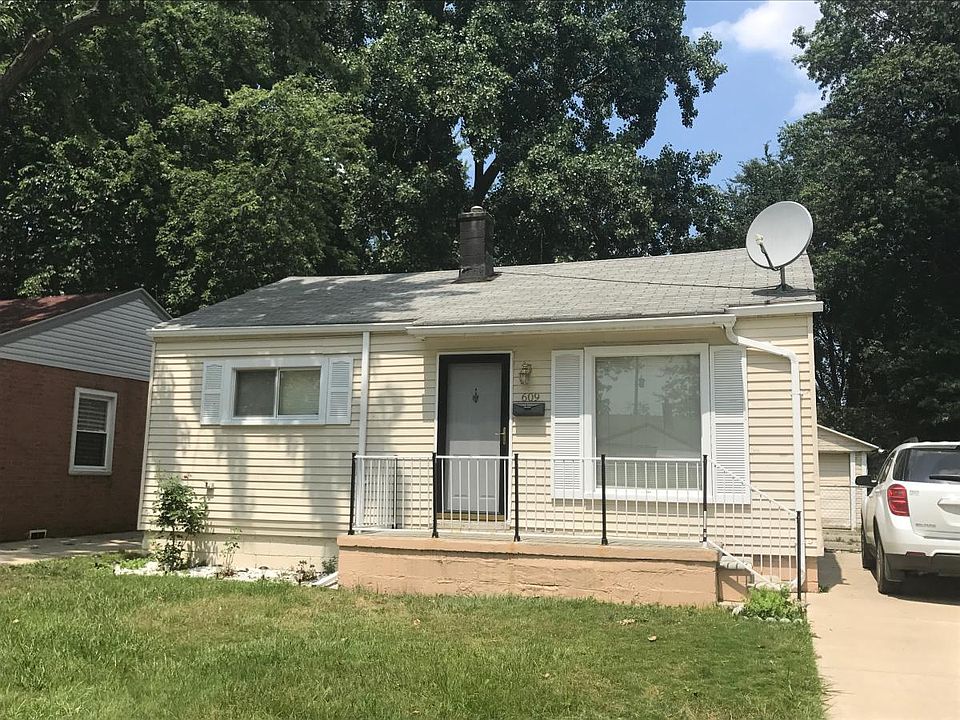 1st image of 609 E Harwood Ave