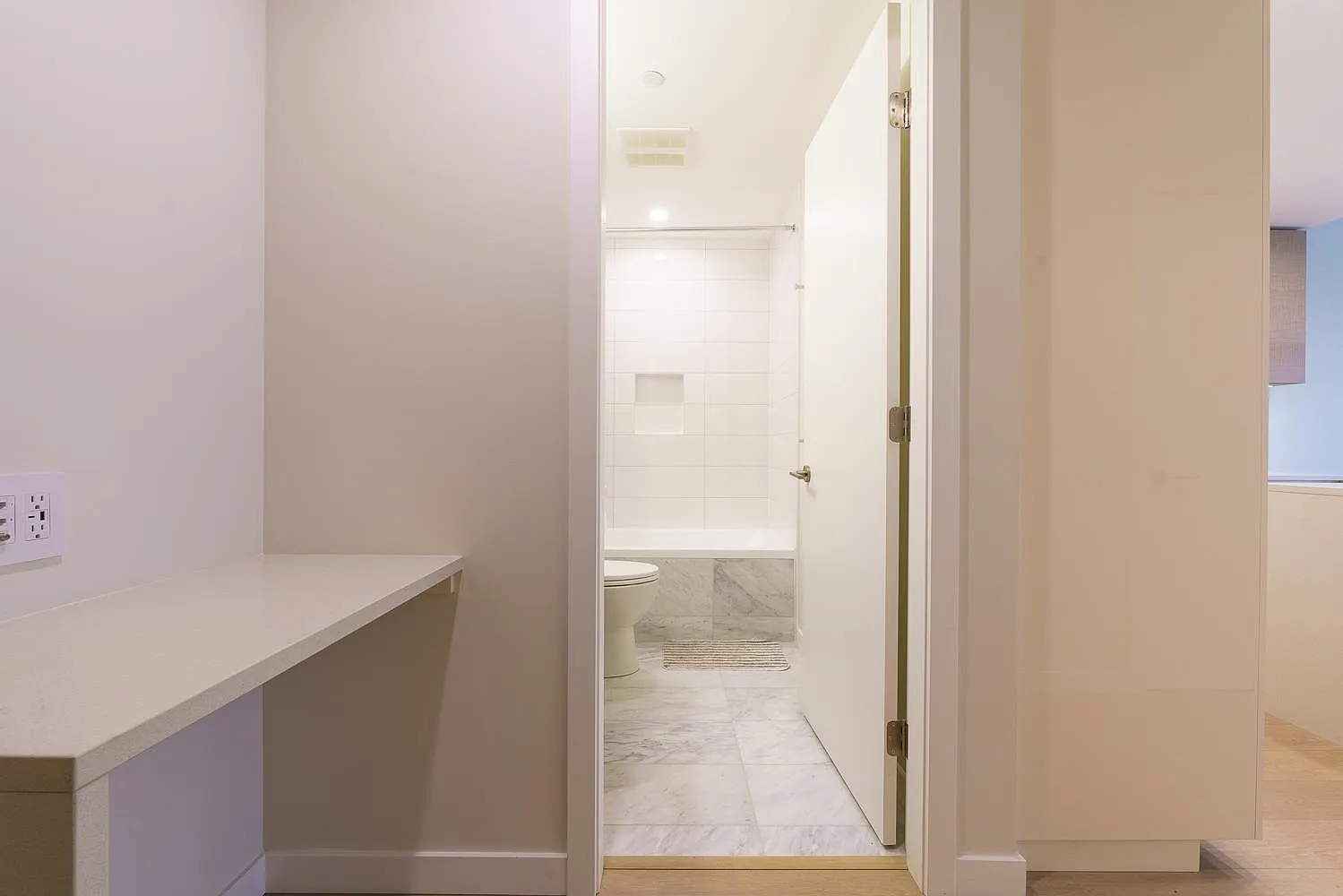 1 bed, 576 sqft, $2,595 — Photo 2