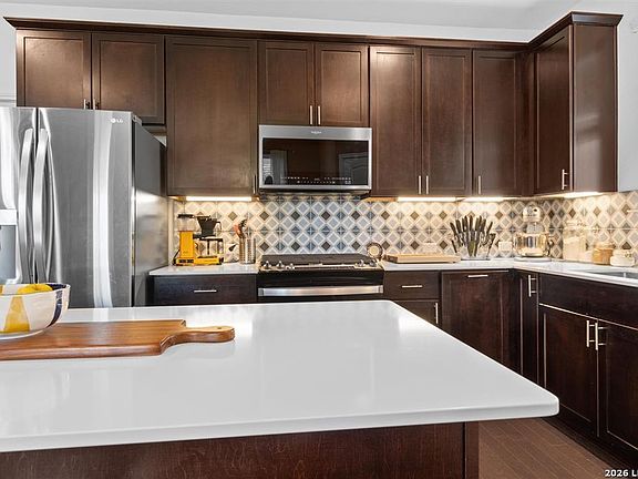 2nd image of 6809 Ellsworth