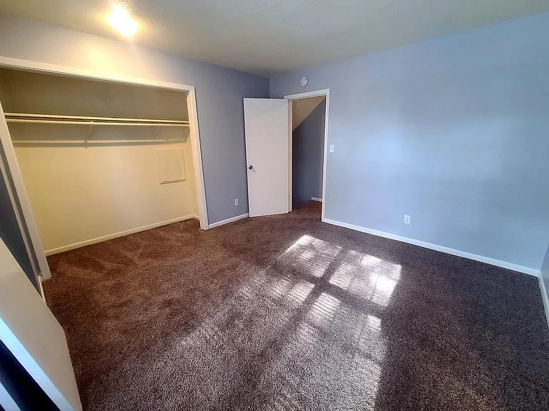 9825 Linden Cir — Photo 15