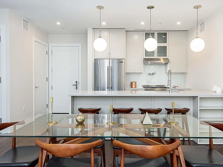 372 9th Luxury Rentals — Photo 53