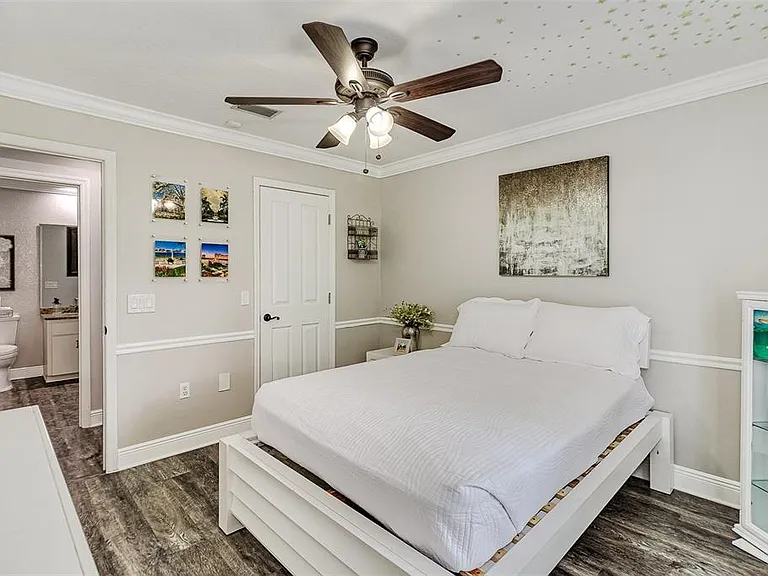 5864 Manchester Dr W — Photo 25