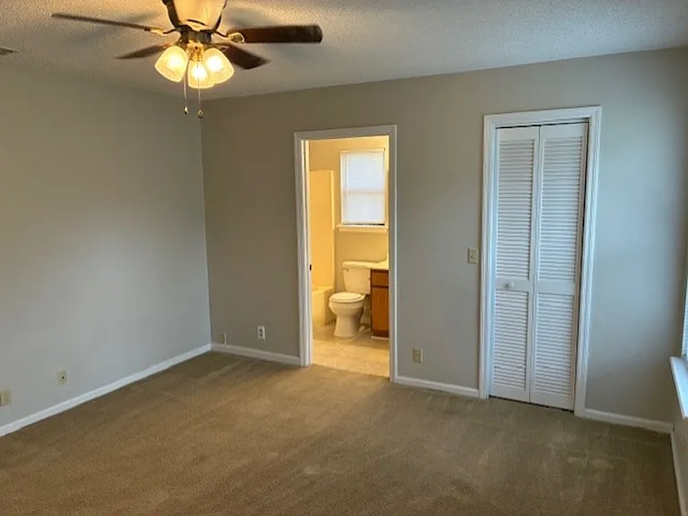 114 N Woodvalley Dr — Photo 15