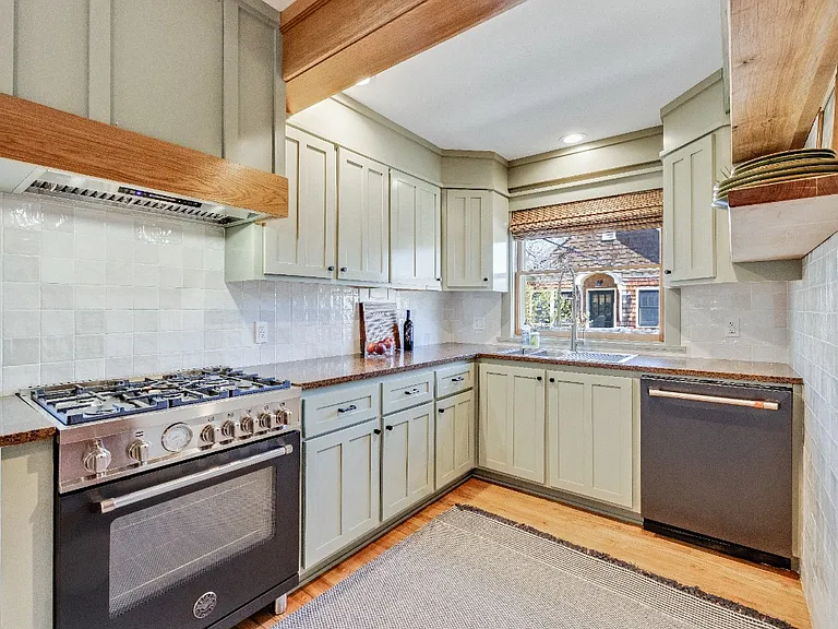 303 E Olive St #1 — Photo 13