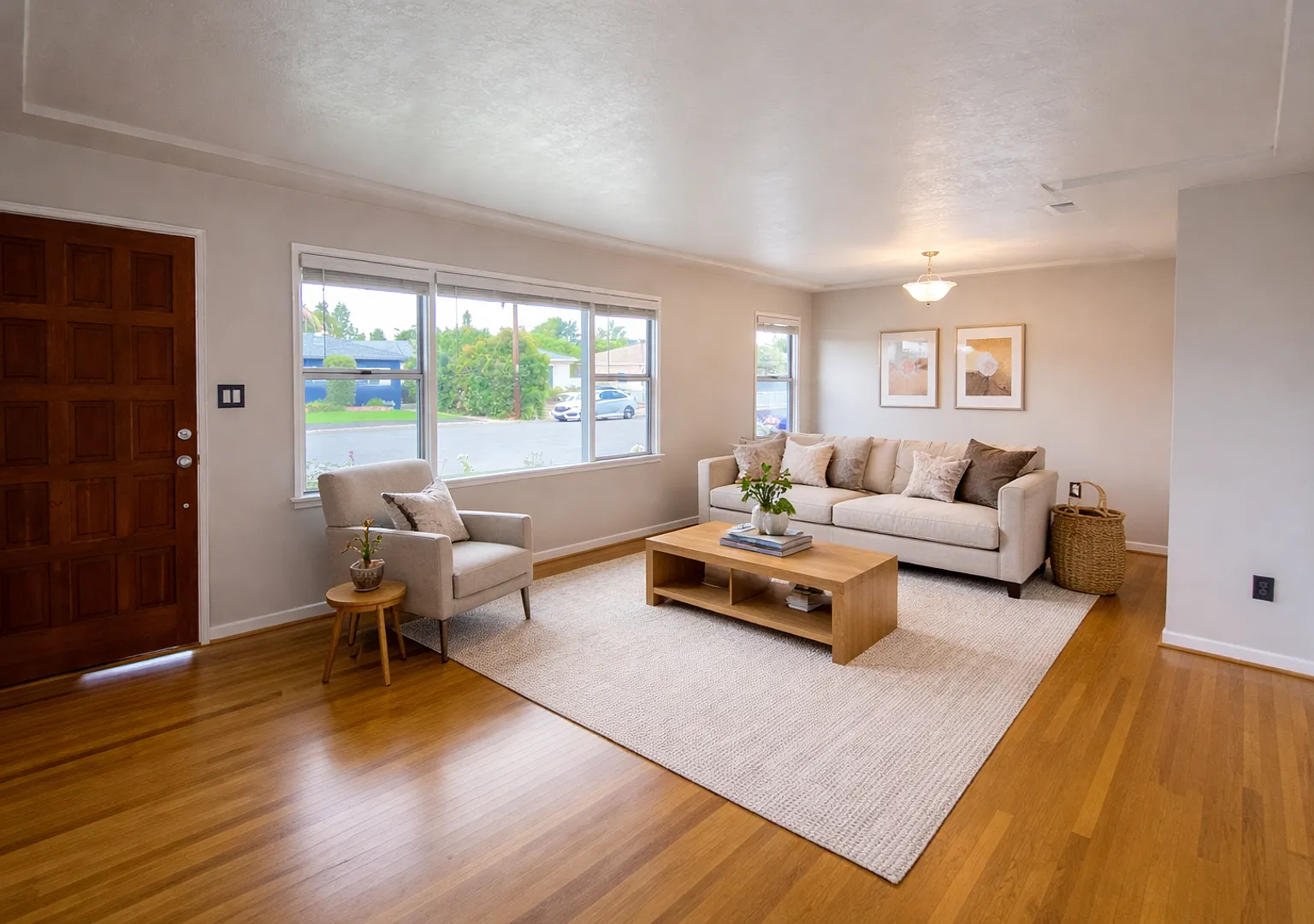 Large 3 bed 2 bath on 62nd! — Photo 4