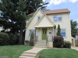 6910 Farnsworth Dr, Parma, OH 44129