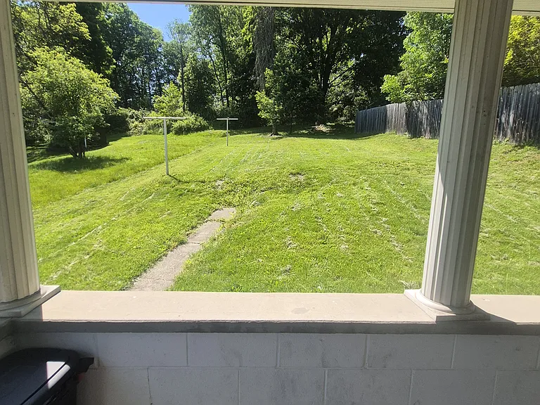 209 Railroad St — Photo 2