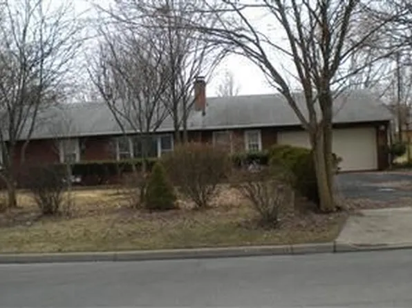 210 W Wenger Rd, Englewood, OH 45322