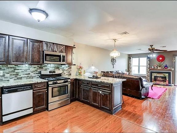 5th image of 1140 Oakcroft Ln