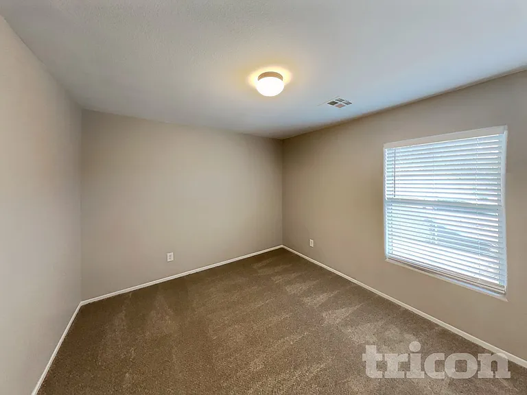 3144 McLennan Ave — Photo 9