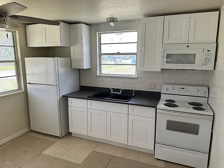 5405 Leisure Ln — Photo 4