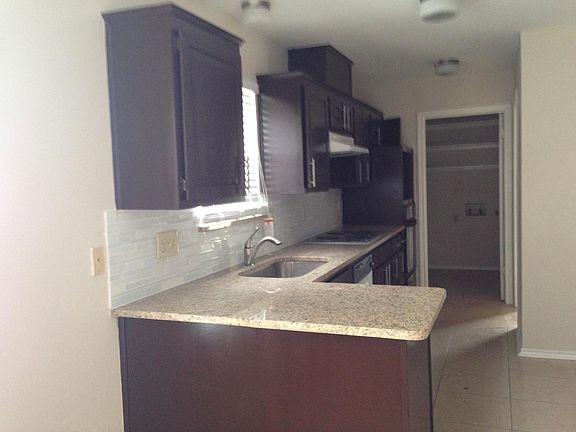 4th image of 2316 Woodglen Dr