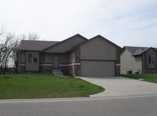 2523 N Sandstone St, Andover, KS 67002