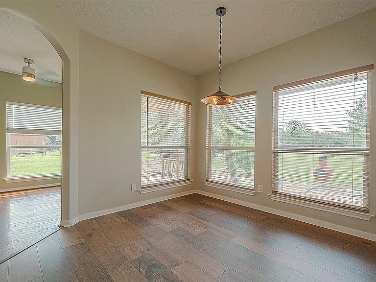 14403 Vlasta St — Photo 10