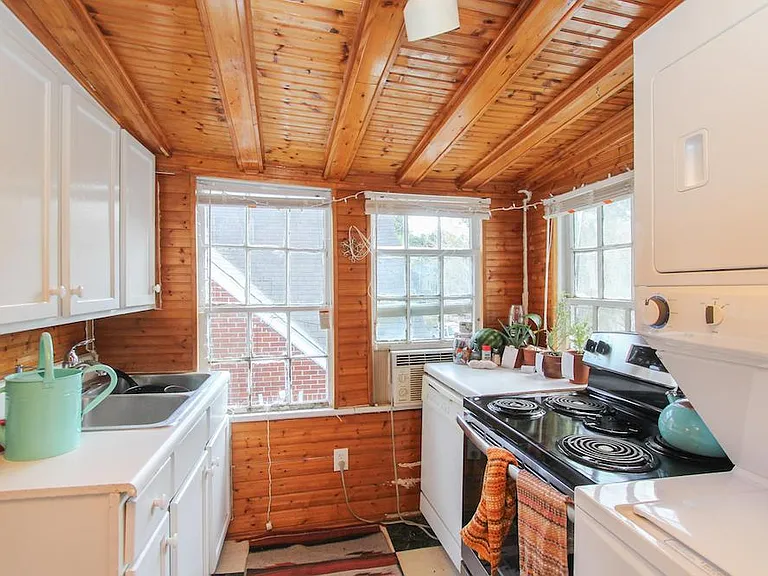 6 Trapman St #B — Photo 3