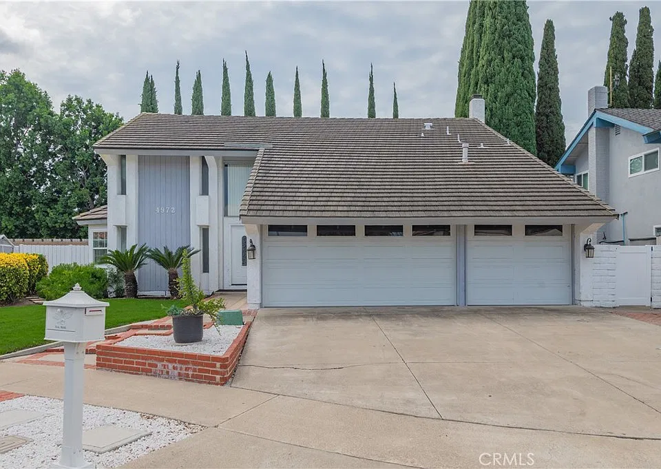 4972 Rochelle Ave