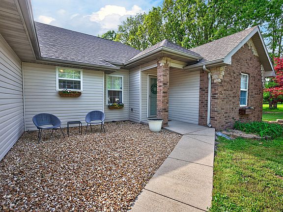 4th image of 52 Klemme Drive